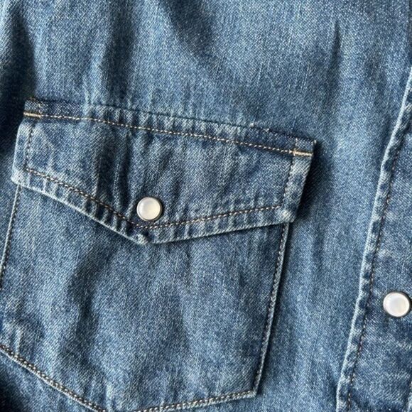 NWT! Levi’s Denim Jean Button Down shirt Size Small - Picture 6 of 11